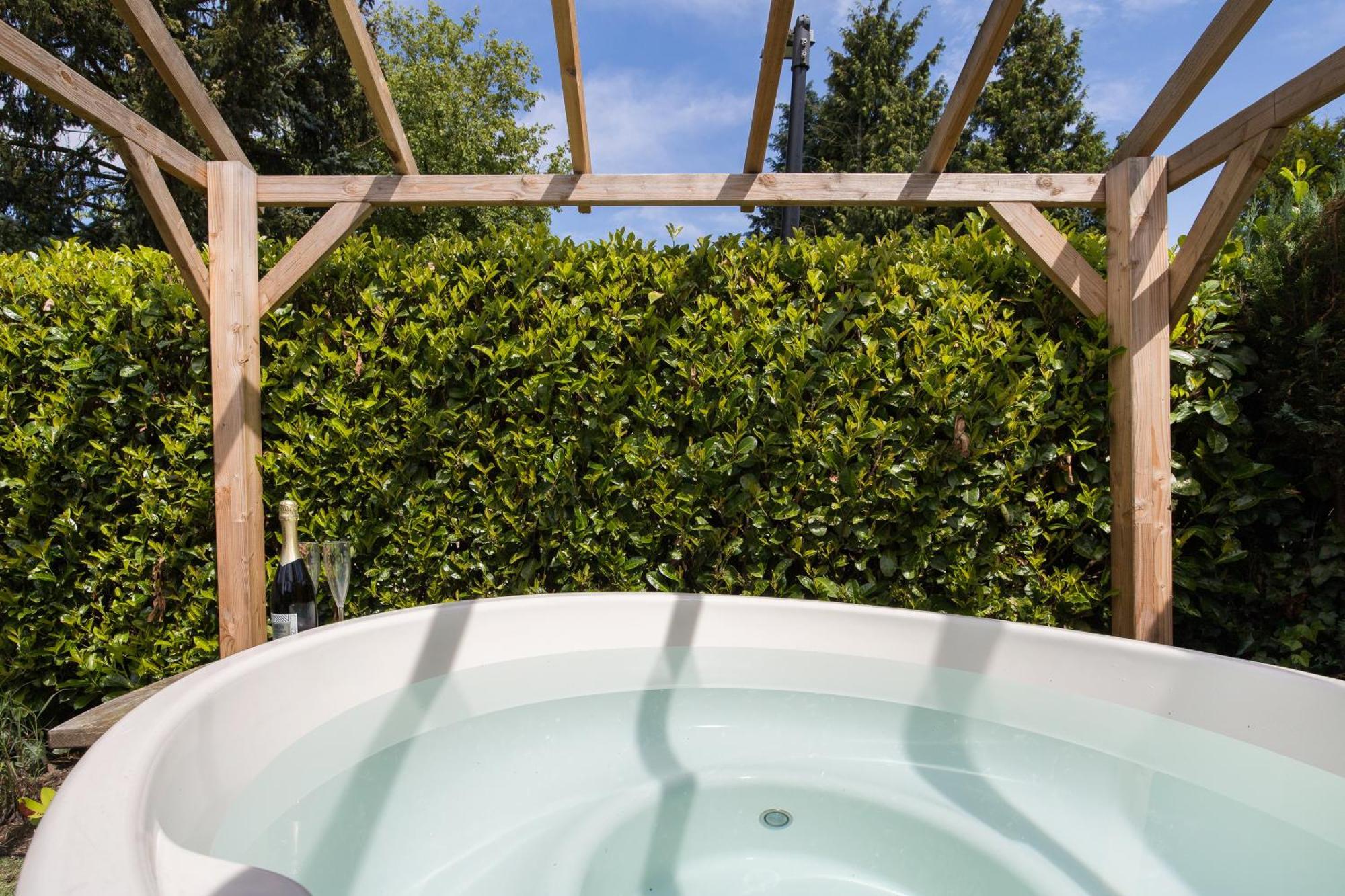 Great Stay - Nature - Outside Hottub En Sauna 부투이젠 외부 사진