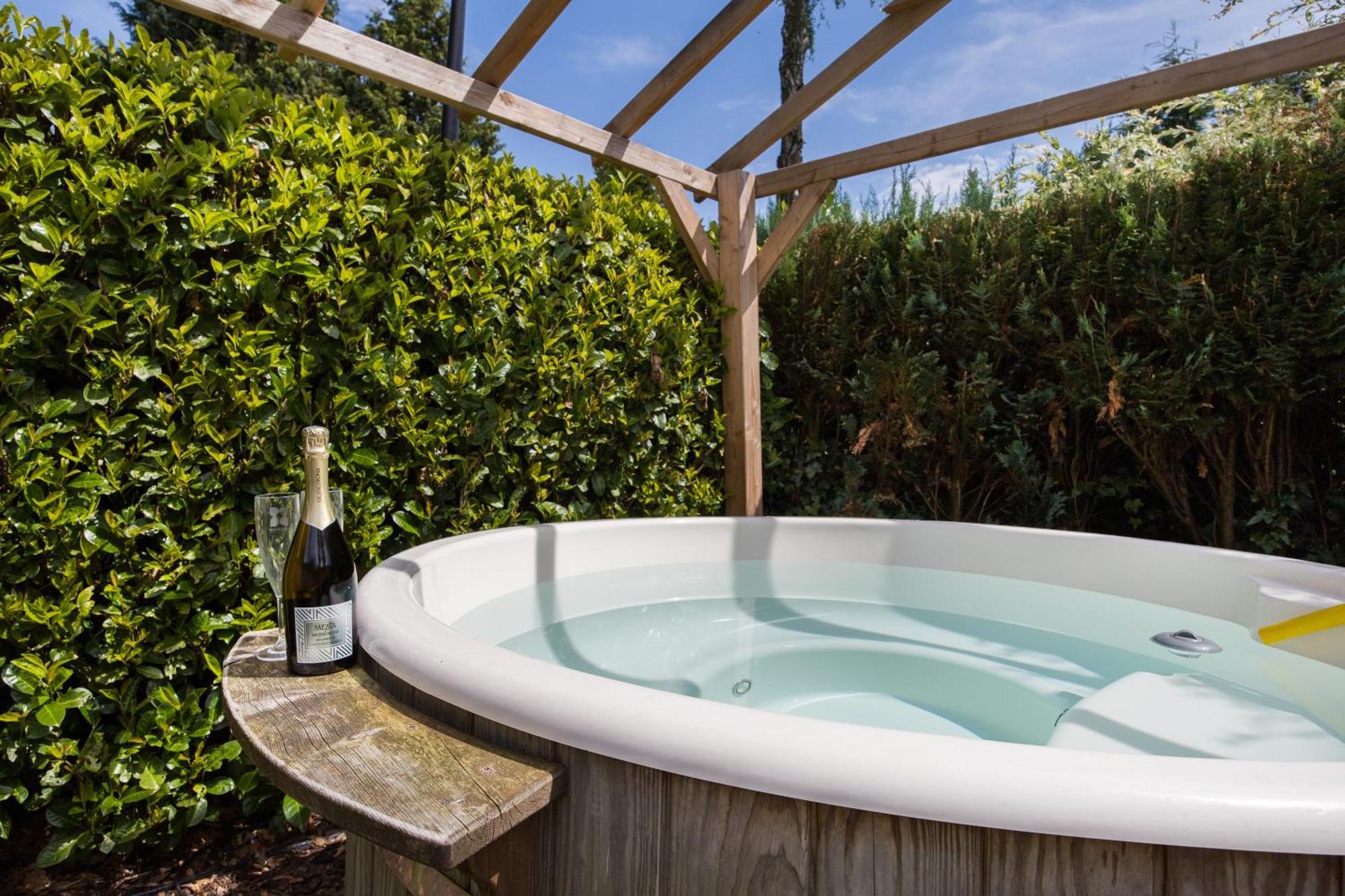Great Stay - Nature - Outside Hottub En Sauna 부투이젠 외부 사진